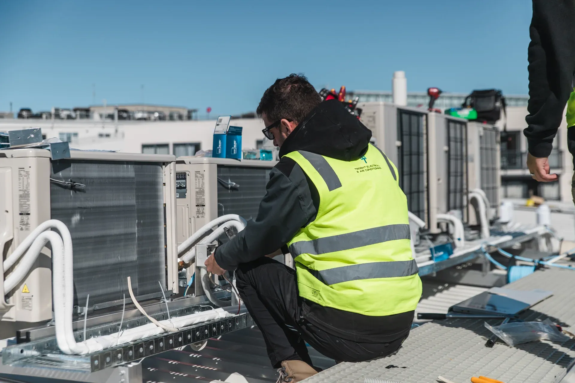 Emergency commercial AC Auckland
